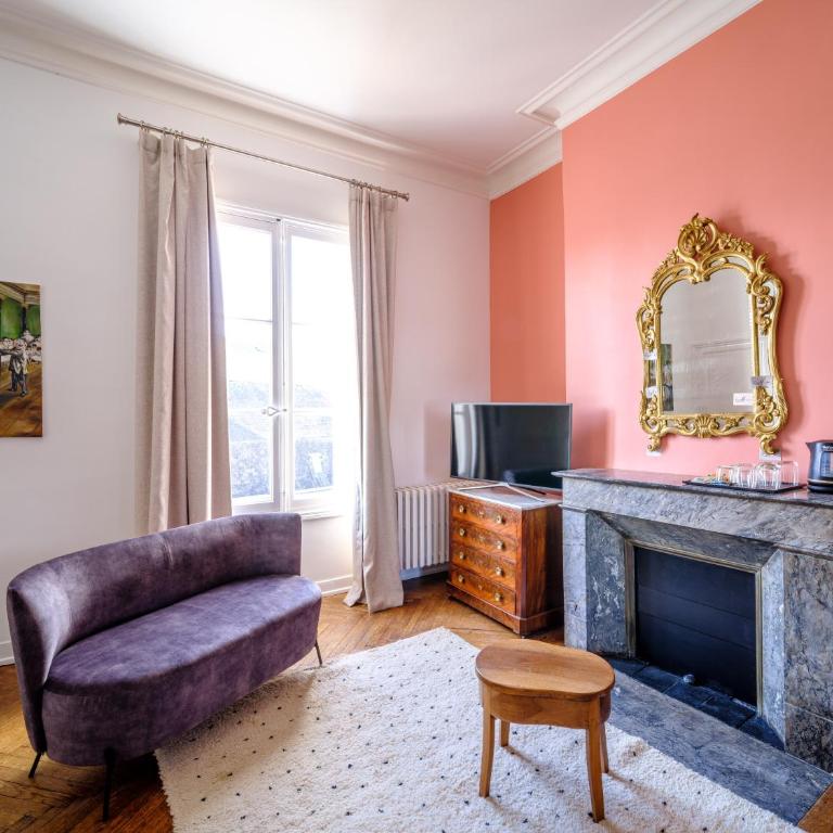 Aux Marquises - Chambre Familiale avec Salle de Bains Privative - 1