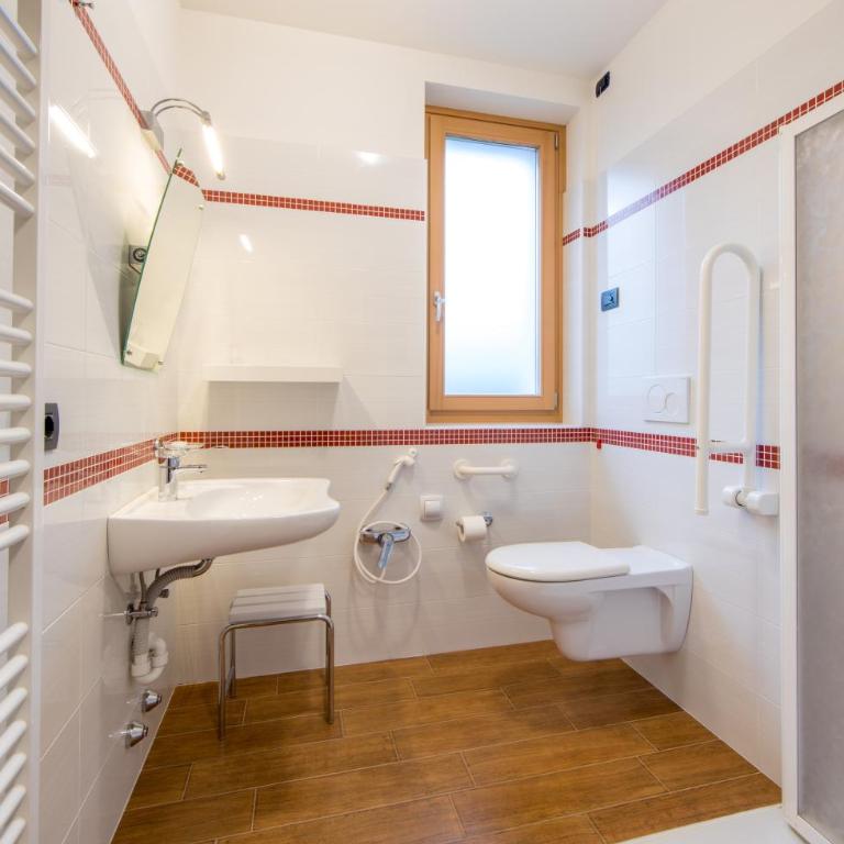 Agritur Giovanazzi - Quadruple Room - 2 Connected - 6