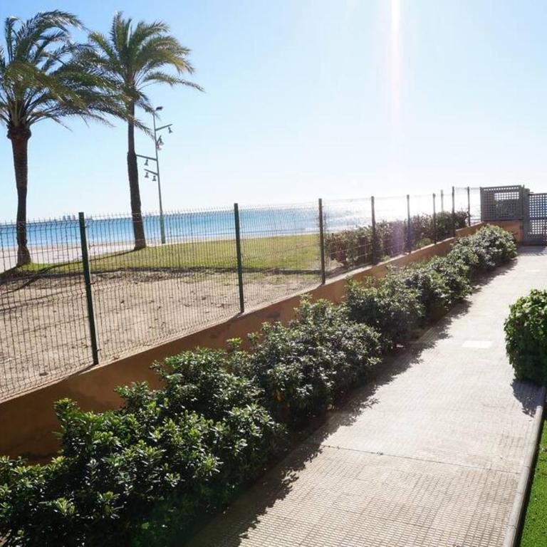 Pineda Sunset Beach Seaviews - Two-Bedroom Apartment - 23