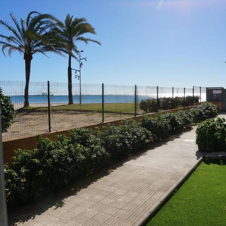 Pineda Sunset Beach Seaviews - Two-Bedroom Apartment - 22