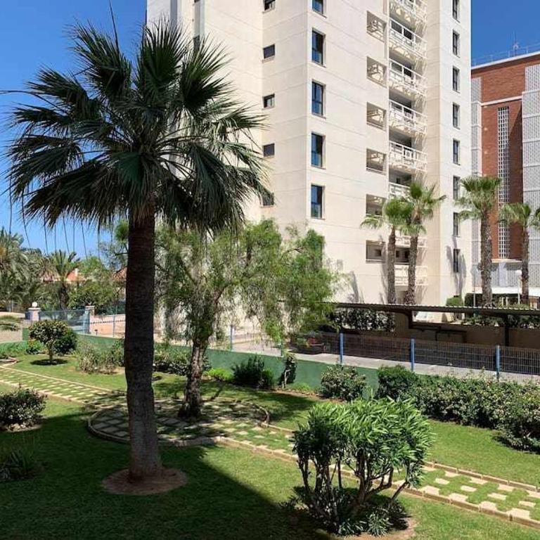 Precioso apartamento a 200 metros del mar - Three-Bedroom Apartment - 1