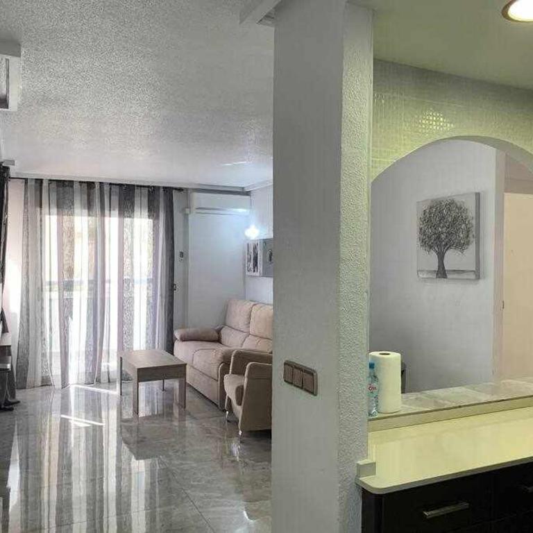 Precioso apartamento a 200 metros del mar - Three-Bedroom Apartment - 2