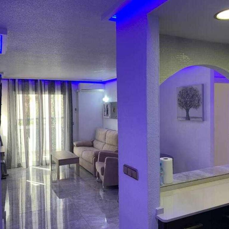 Precioso apartamento a 200 metros del mar - Three-Bedroom Apartment - 17