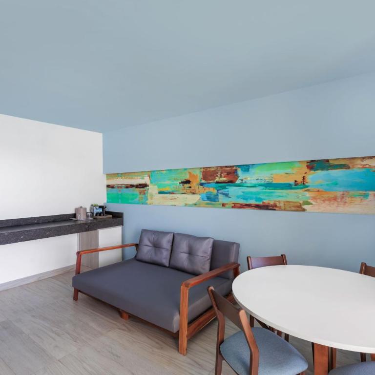 Courtyard by Marriott Mazatlan Beach Resort - One-Bedroom King Suite with Balcony and Ocean View - 3