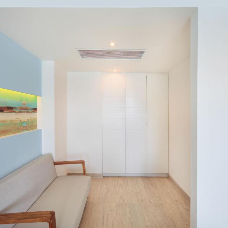 Courtyard by Marriott Mazatlan Beach Resort - One-Bedroom King Suite with Balcony and Ocean View - 2