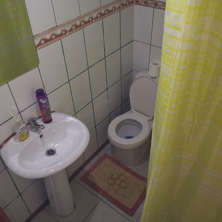 Hostal y Cabañas Maribel Zuñiga - Habitación Doble con baño privado - 2 camas - 5