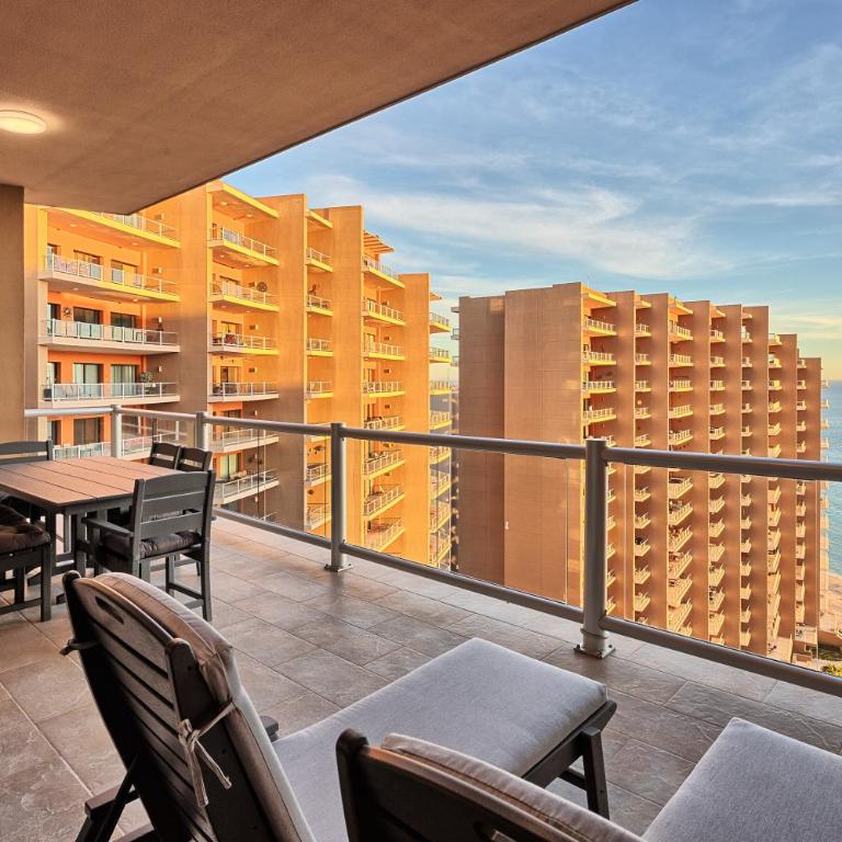 Luxury Oceanview Condo - Las Palomas - Pool, Golf, Sandy Beach ! - Apartment with Sea View - 10