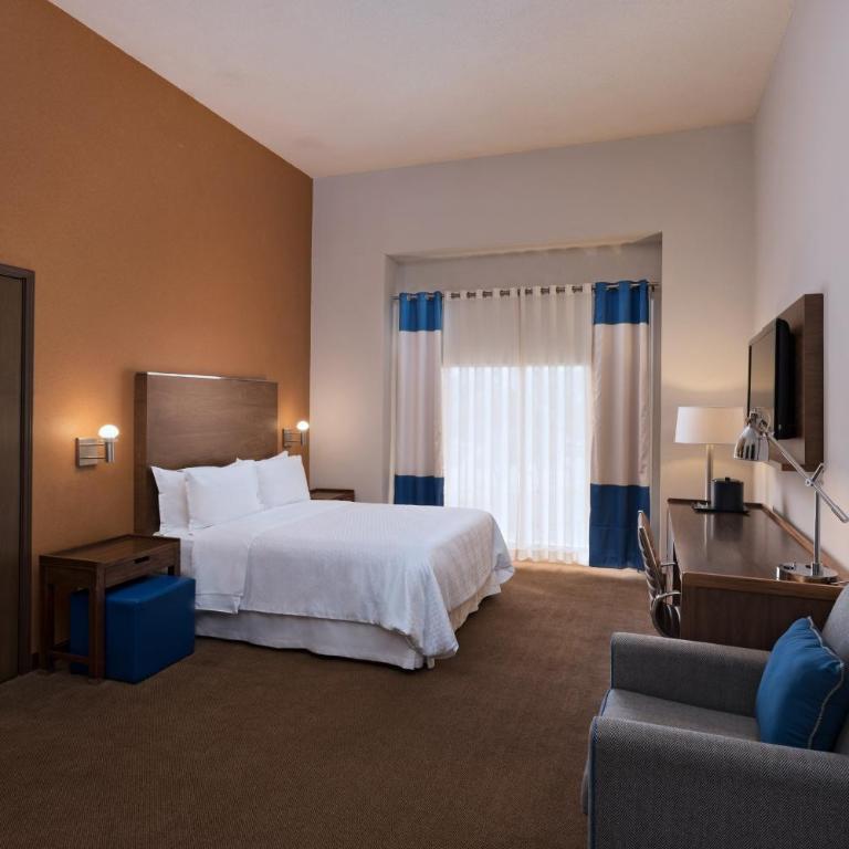 Four Points by Sheraton Galerias Monterrey - Accessible, Guest room, 1 Queen(s) - 1