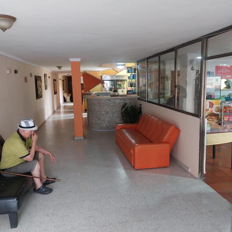 Hotel Danes Barranquilla - Habitación Doble con ventilador - 4