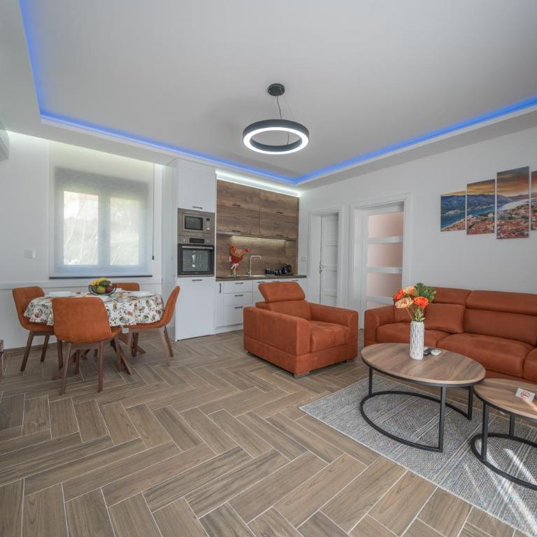 Marea DeLuxe Apartments - Apartment with Balcony - 6