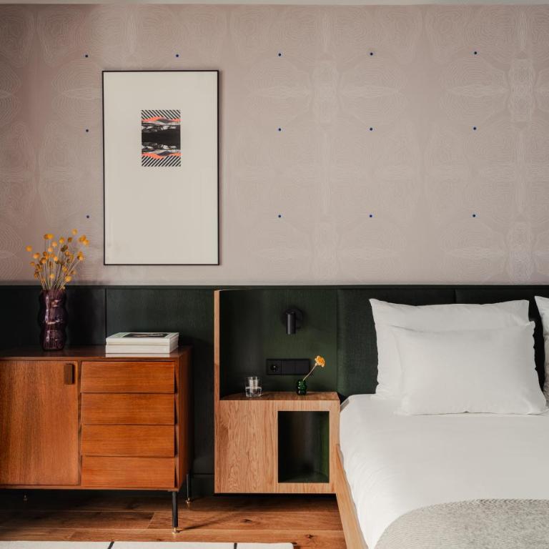 The Comodo Bad Gastein, a Member of Design Hotels - Deluxe Doppelzimmer mit Balkon - 1