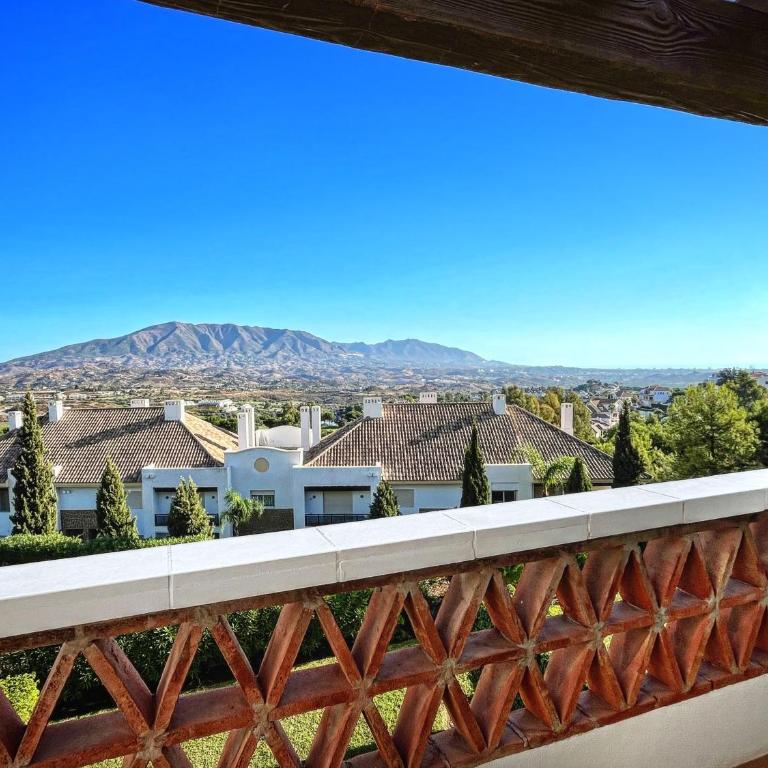 Chic Town House with mountain views - La Cala Golf - Vacation Home - 14