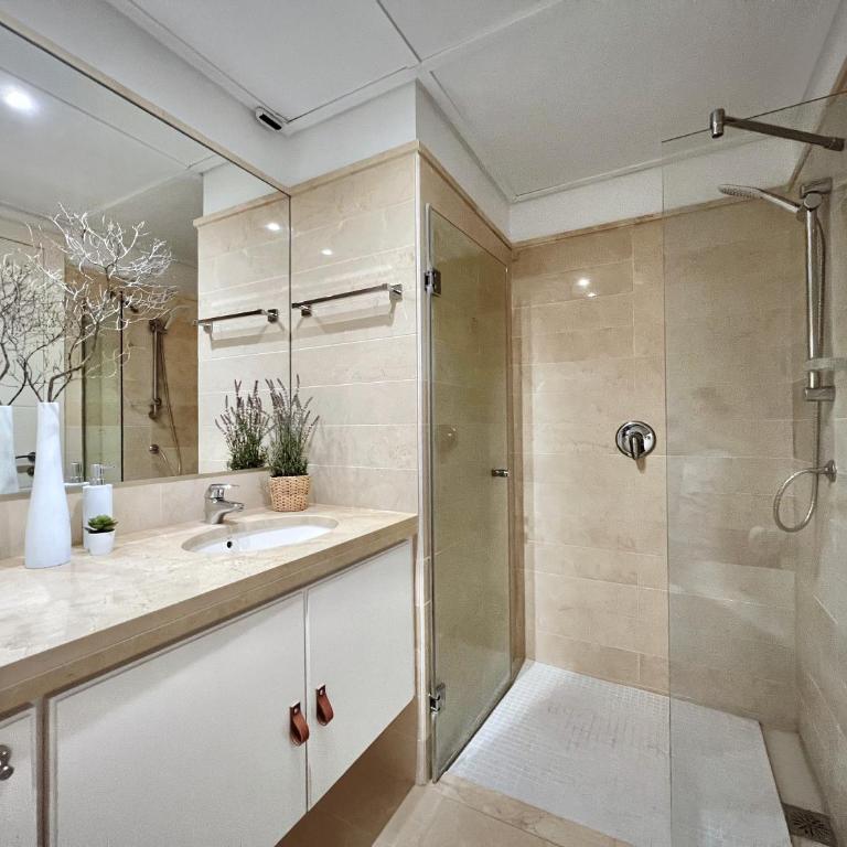 Chic Town House with mountain views - La Cala Golf - Vacation Home - 13