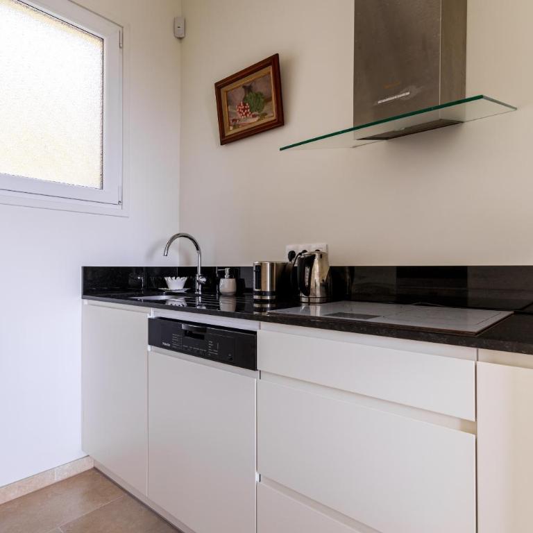 Sea View Apartment with Private Secure Parking - 2 - Appartement 1 Chambre - 18