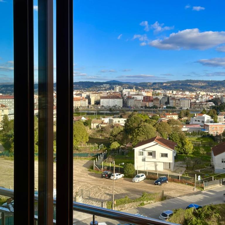 APT SOLEADO y SILENCIOSO - GARAJE- A 17 min andando del centro de Pontevedra - One-Bedroom Apartment - 1