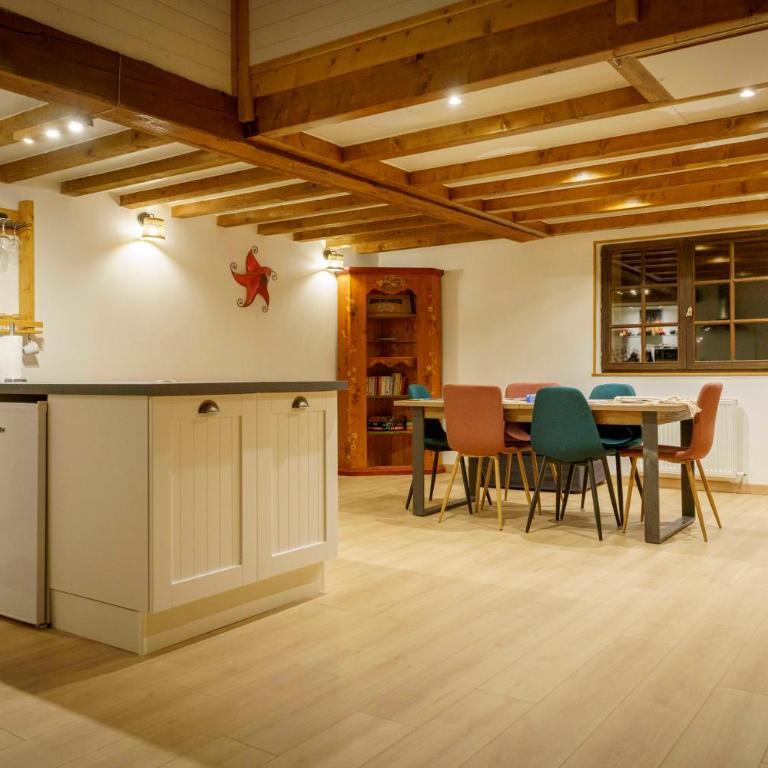 Gîte avec piscine chauffée & aires de jeux pour enfants - Maison 3 Chambres - 13