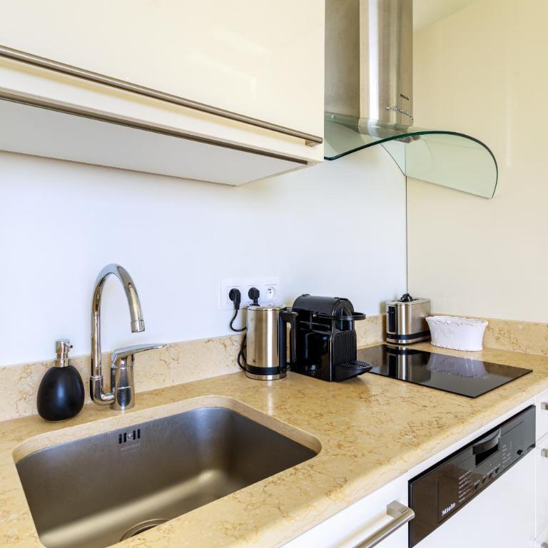 Sea View Apartment with Private Secure Parking 3 - Appartement 1 Chambre - 12