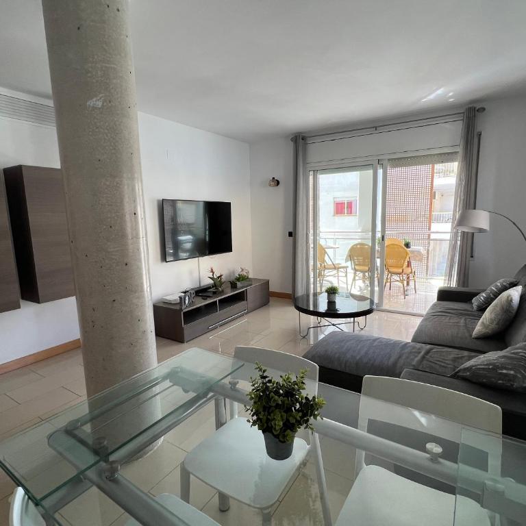 SOLIMAR 10 SALOU Solo FAMILIAS con Parking y piscina - Two-Bedroom Apartment - 5