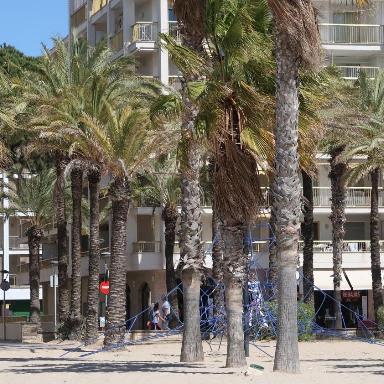 SOLIMAR 10 SALOU Solo FAMILIAS con Parking y piscina - Two-Bedroom Apartment - 96