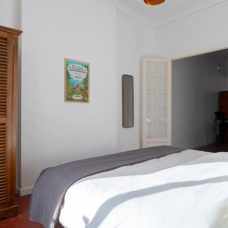 Superbe appart, central, petit balcon & vue Place - Appartement 1 Chambre - 3