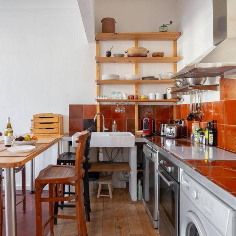 Superbe appart, central, petit balcon & vue Place - Appartement 1 Chambre - 11