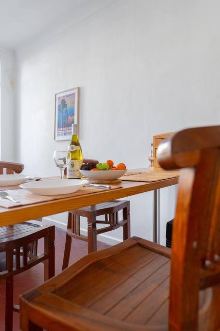 Superbe appart, central, petit balcon & vue Place - Appartement 1 Chambre - 18