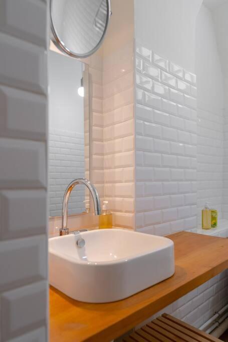 Superbe appart, central, petit balcon & vue Place - Appartement 1 Chambre - 19