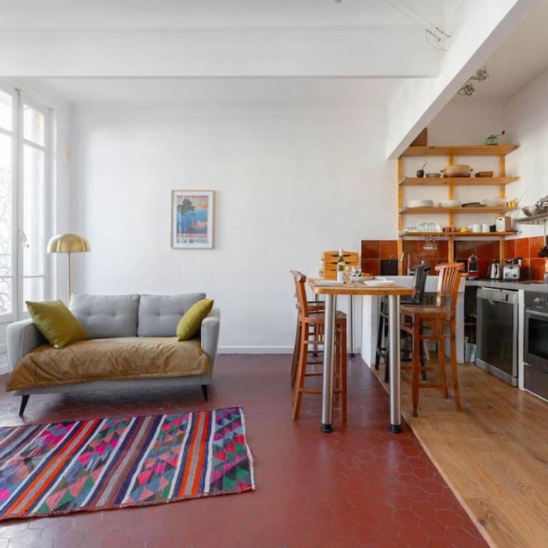 Superbe appart, central, petit balcon & vue Place - Appartement 1 Chambre - 36