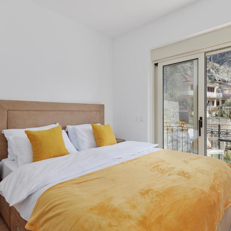 Stanisic Family Apartments - Apartment with Balcony - 8