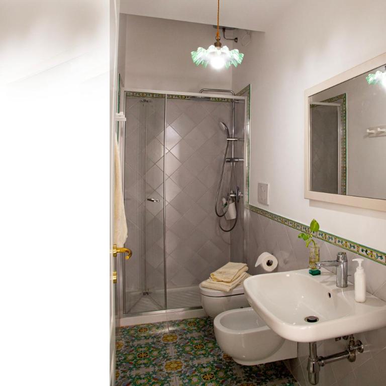 Tu Casa: Picturesque Guest House Napoli - Appartamento con 1 Camera da Letto - 11