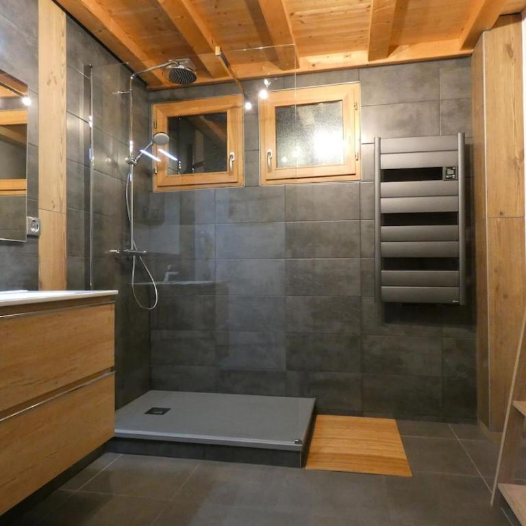 SUPERBE DEMI CHALET LUXUEUX 120M² 8 Personnes à SALLANCHES. - Chalet Supérieur - 33