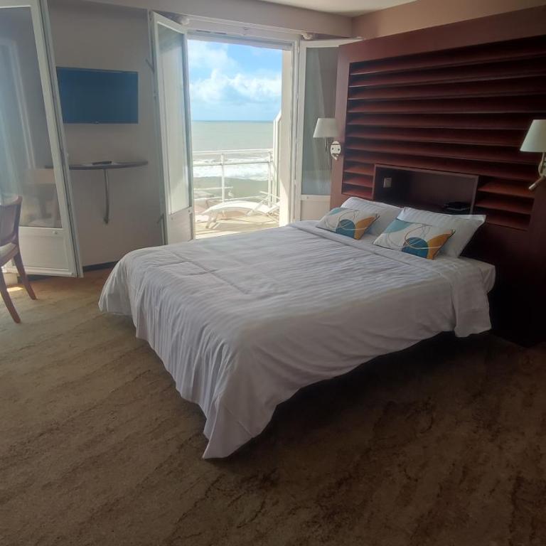 Hotel La Corniche - Front de Mer - Chambre Quadruple avec Balcon - 5