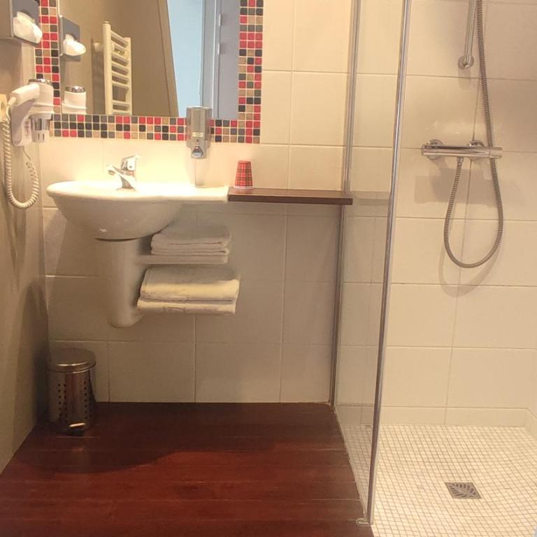 Hotel La Corniche - Chambre Double Front de Mer avec Balcon - 9