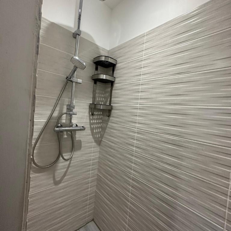 Appartement spacieux - proche centre et therme - Appartamento con 2 Camere da Letto - 6