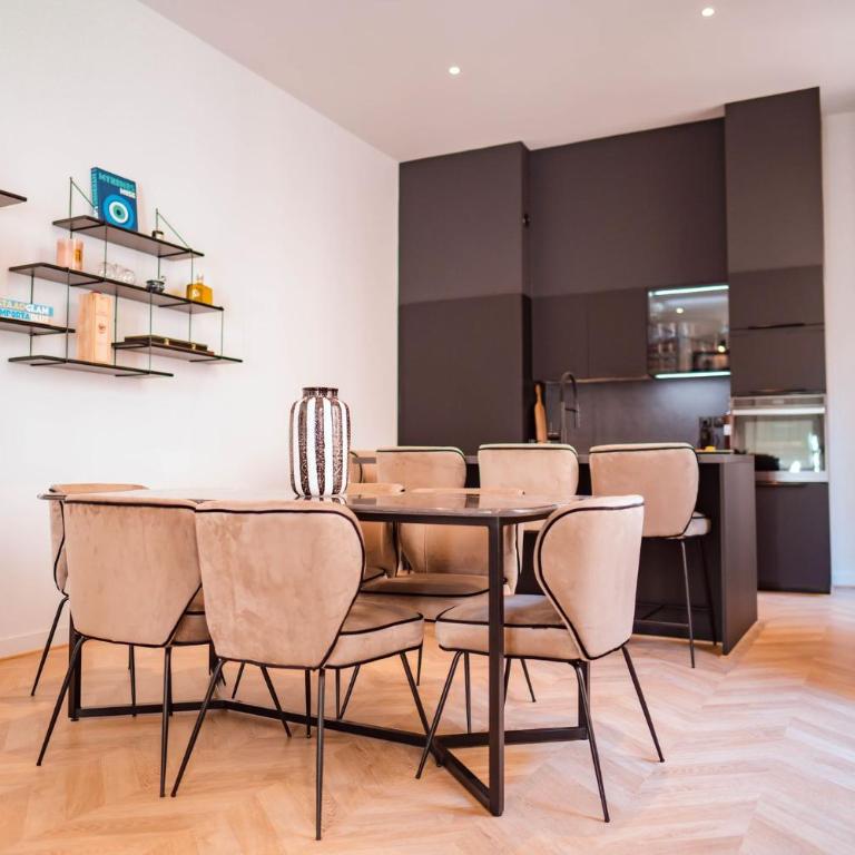 Hôtel particulier 123m² centre historique Avignon. - Two-Bedroom Apartment - 1