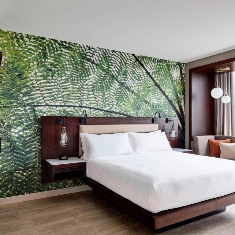 Marriott Santa Cruz de la Sierra Hotel - Executive King Suite with Park View - Executive Lounge Access - 1