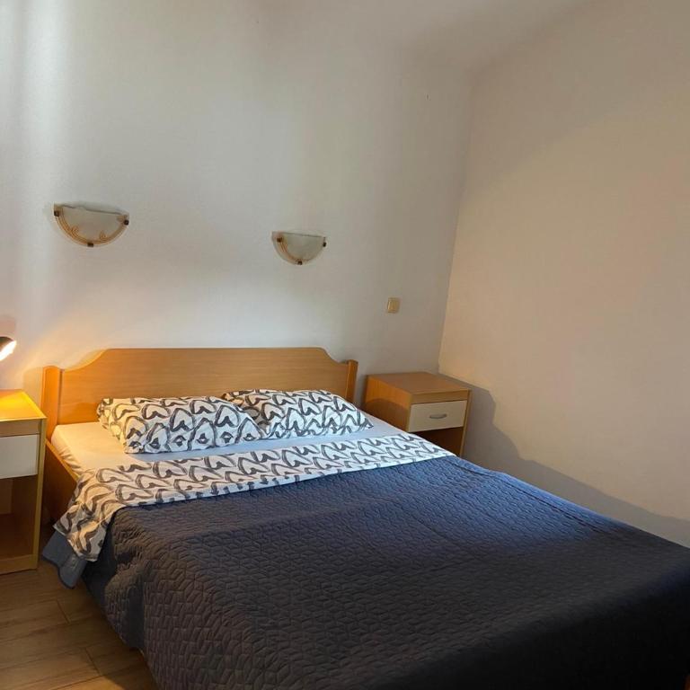 Apartments Ivanišević - Two-Bedroom Apartment - 13