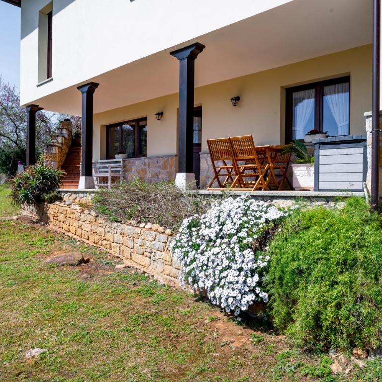 Vivienda Vacacional La Prida - Casa de 3 dormitorios - 2
