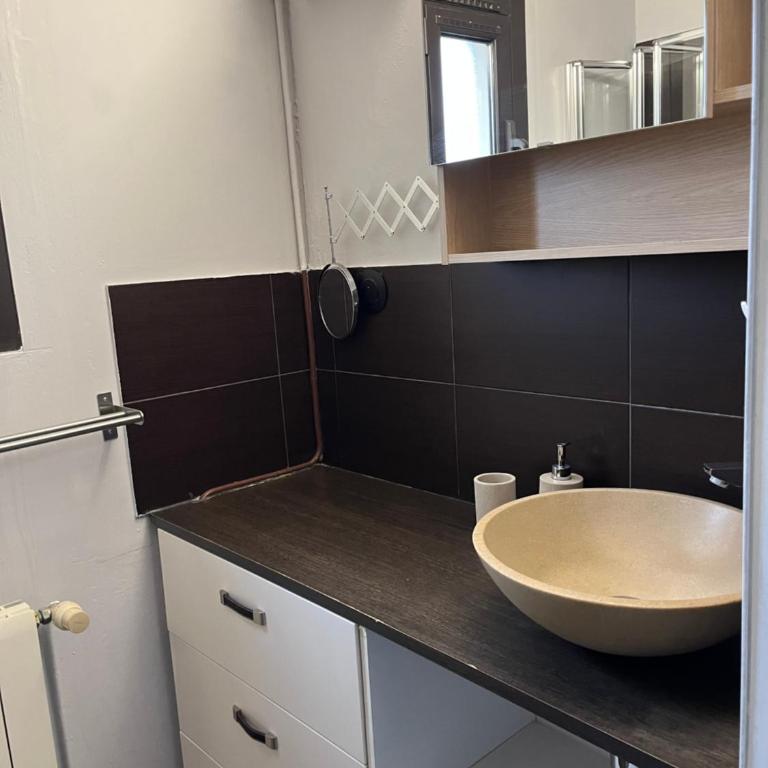 Sun escape, appart rénové climatisé 3 pièces 4-6 pers, 350m de la plage - Appartement 2 Chambres - 40