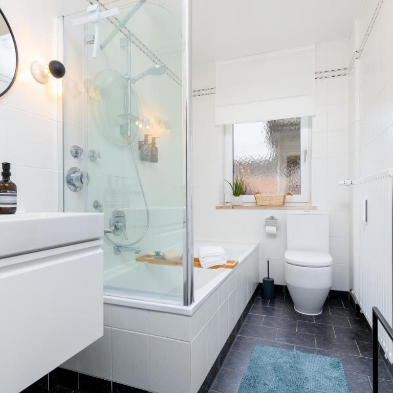 UNiQE - design apartment - SKY-TV - kitchen - Apartment mit 2 Schlafzimmern - 20