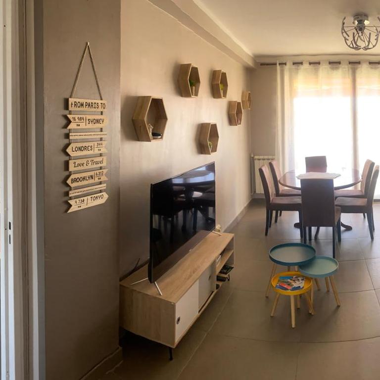 Sun escape, appart rénové climatisé 3 pièces 4-6 pers, 350m de la plage - Appartement 2 Chambres - 84
