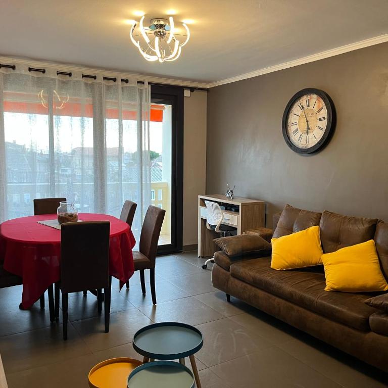 Sun escape, appart rénové climatisé 3 pièces 4-6 pers, 350m de la plage - Appartement 2 Chambres - 10