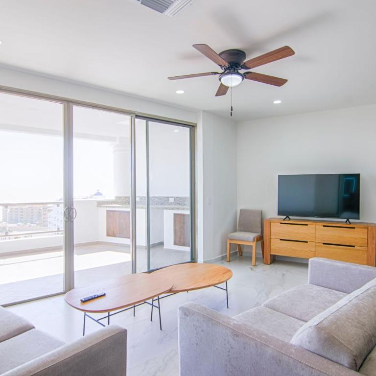 Casa Blanca Golf Villas - Apartment with Balcony - 16