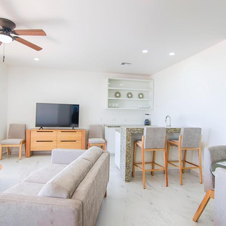 Casa Blanca Golf Villas - Apartment with Balcony - 15