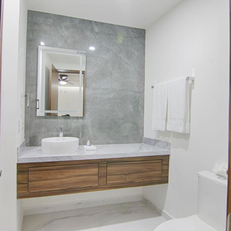 Casa Blanca Golf Villas - Apartment with Balcony - 9