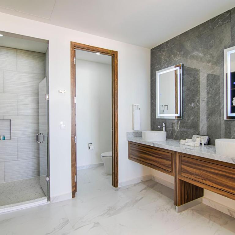 Casa Blanca Golf Villas - Apartment with Balcony - 1