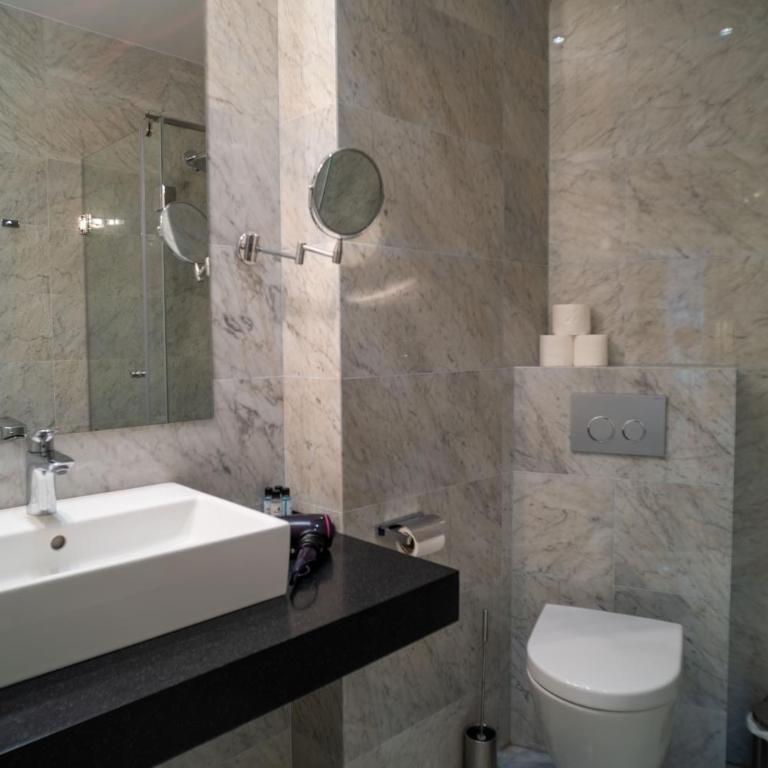 Hotel Atina by ENTOPYA - Deluks Dvokrevetna Soba sa Bračnim Krevetom i Balkonom - 9