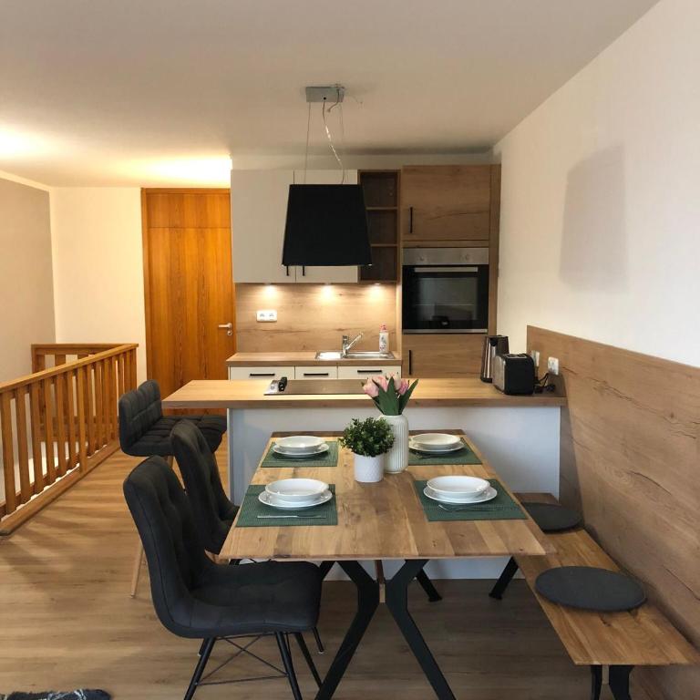 Ferienwohnung Bergzeit mit Sauna und Pool - Apartment mit 1 Schlafzimmer - 2