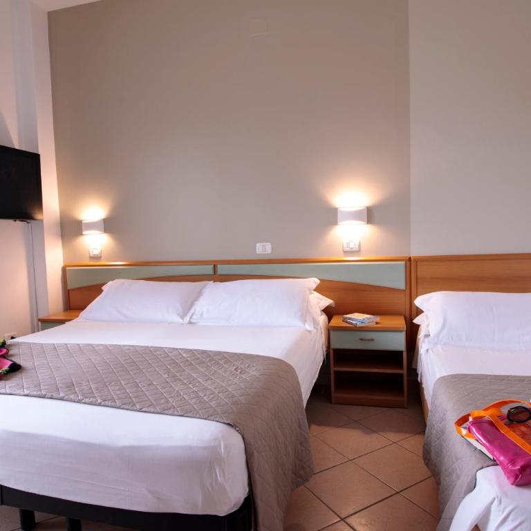 Hotel Holland - Camera Tripla Comfort - 6