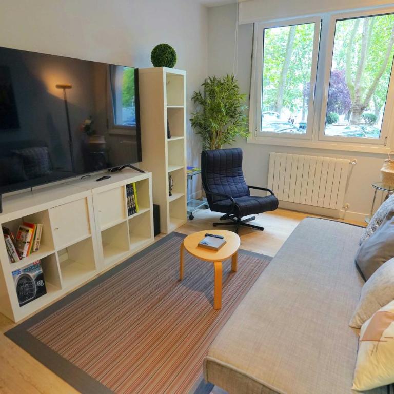 Bilbao ciudad del mundo, arte, tele-trabajo y ocio - Two-Bedroom Apartment - 74